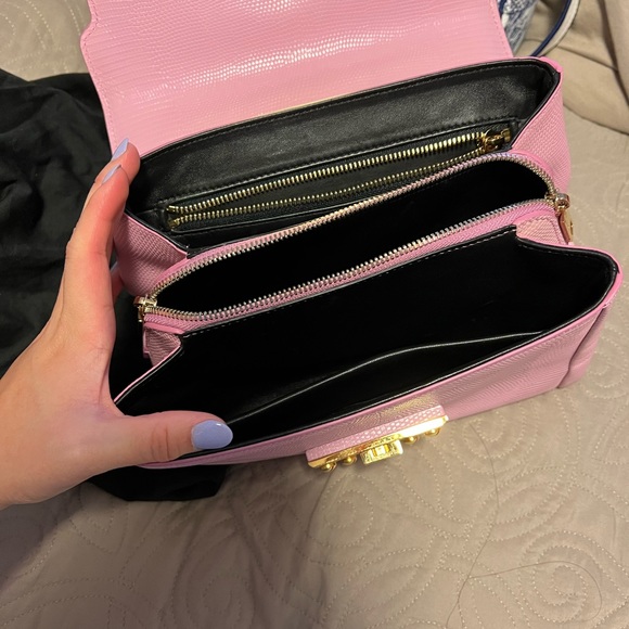 SOLD Dolce & Gabbana pink Lucia bag with bee decorated - Picture 6 of 16